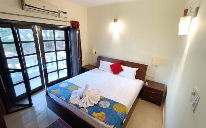 Lovely 1BHK-9 Near Candolim Beach Wi-Fi/AC/POOL