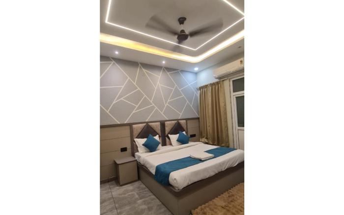 Gaurav Inn