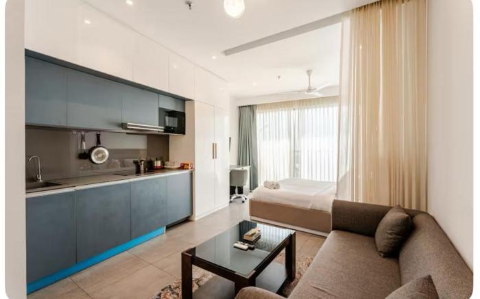 Chic Downtown Studio