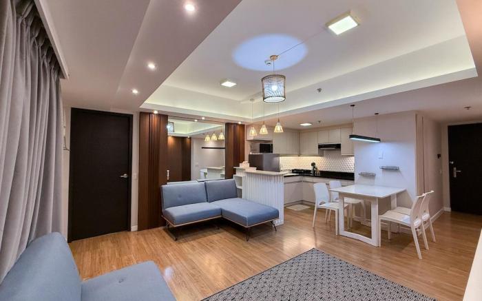 Modern 1BR Unit w/FREE parking
