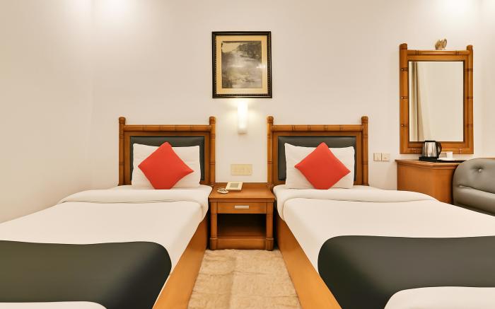 Hotel TJS Royale 