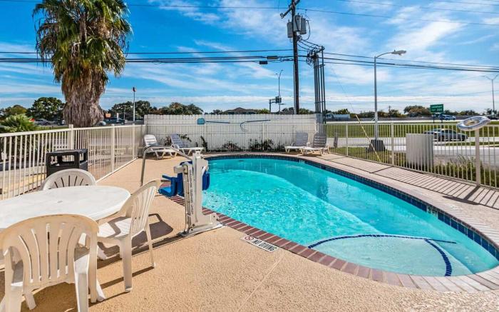 Motel 6 San Marcos, TX - North