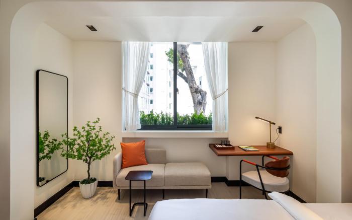 Metrolux City Contemporary Hotel