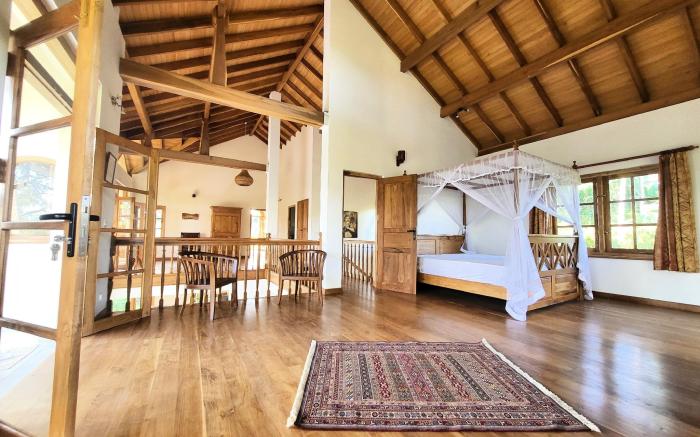 Luxury French "Cannelle  lake villa"