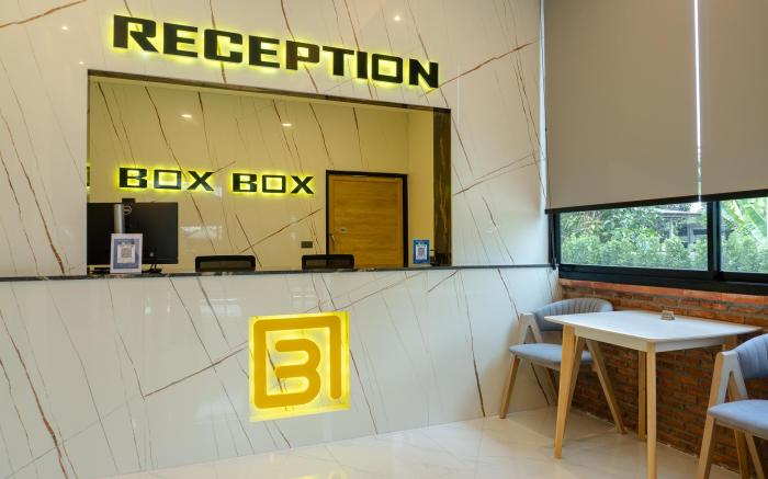BOX BOX Hotel and Sports Restaurant