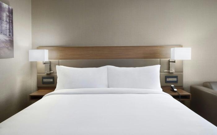 AC Hotel St. Louis Clayton