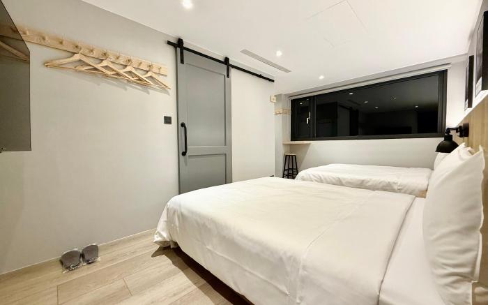 N2 Hotel