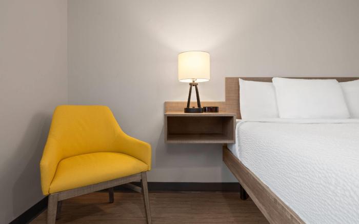 ECHO Suites Extended Stay by Wyndham Johnson City Medical CR