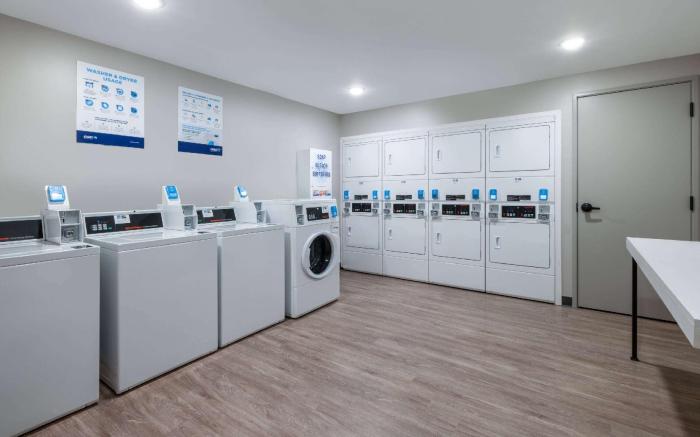 ECHO Suites Extended Stay by Wyndham Reno