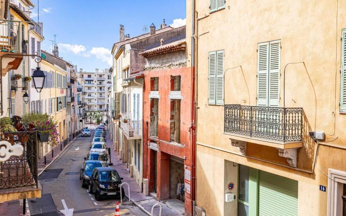 Beautiful T2 in the heart of suquet - 5min beach