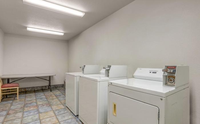 Motel 6 Lemoore, CA