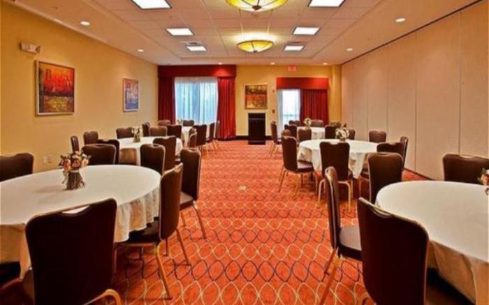 Holiday Inn Express & Suites Norman By IHG