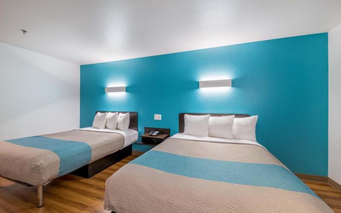 Motel 6 Decatur, TX
