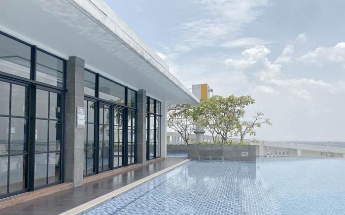 Luxurious 2BR One East Penthouse Apt By Travelio