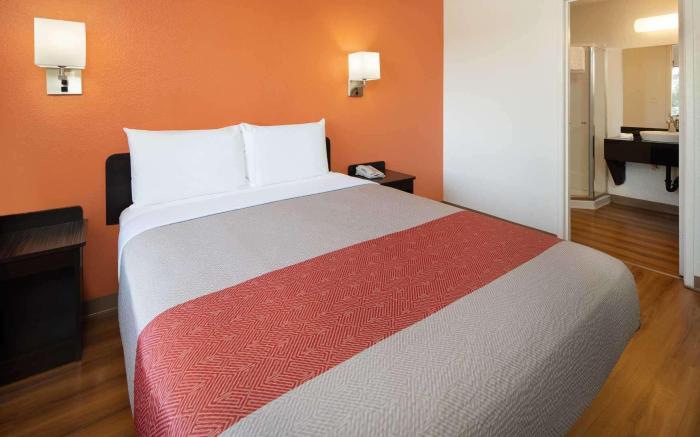 Motel 6 Arcadia, CA - Los Angeles - Pasadena Area