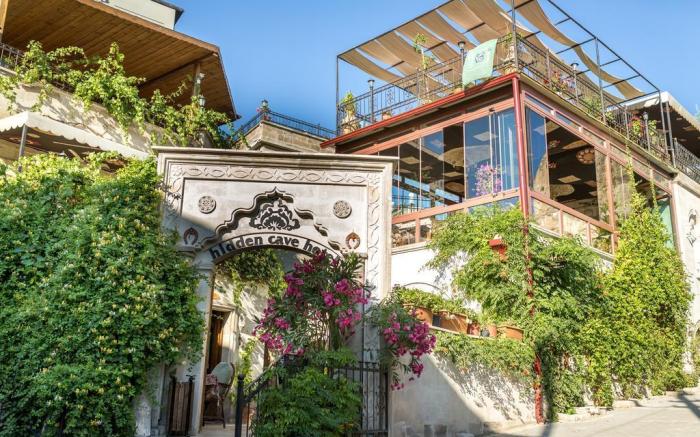Hidden Cave Hotel