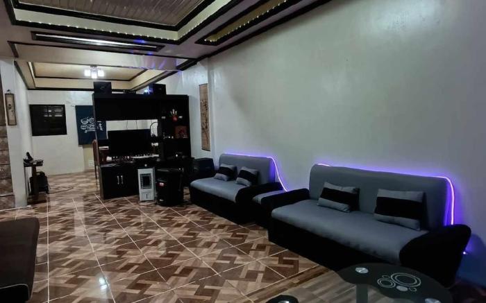 3-Floor, 11-Beds, Pool, KTV, Mini Bar, WIFI, 30pax
