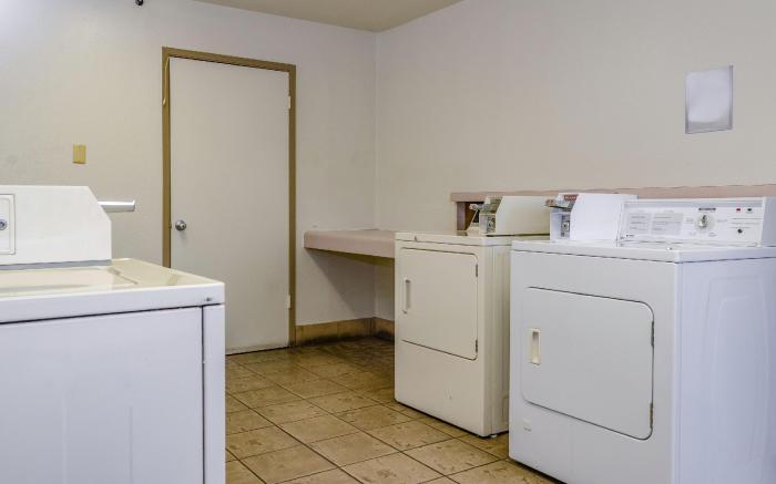 Studio 6  Fresno, CA - Extended Stay