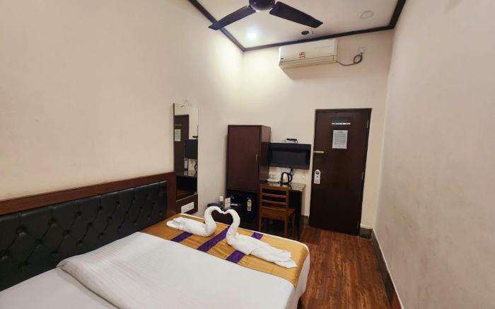 HOTEL RAUNAK