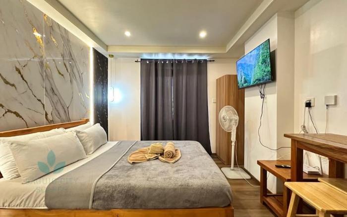 Upscale & Downtowner Haven III