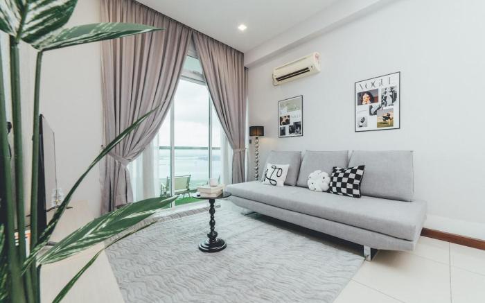 Paragon Residence The Modish 3BR7pax Balcony