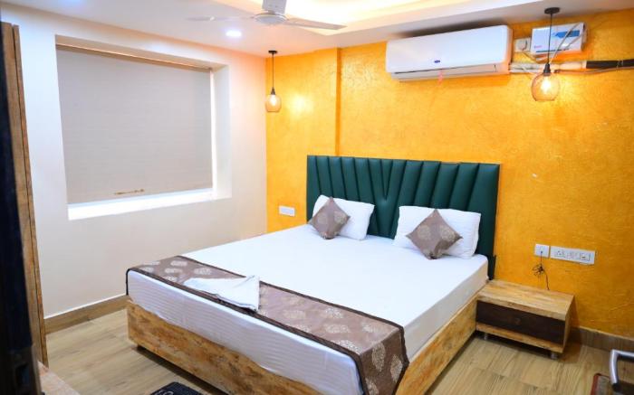 DhamStay Hotel  Santosh inn Near Sea Beach Puri
