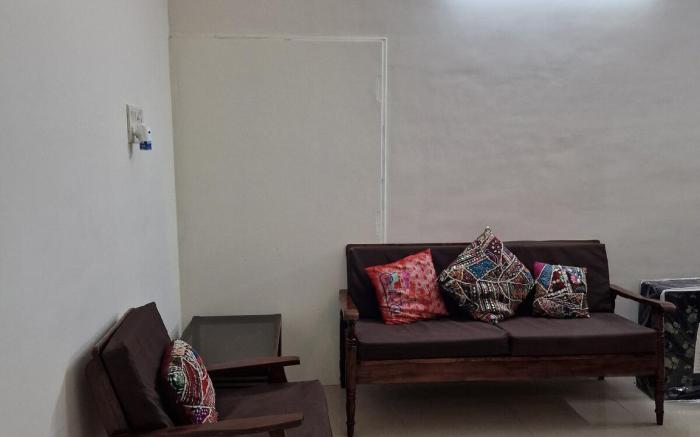 KEL5 - Spacious Renovated 1 BHK @ Kellys Kilpauk