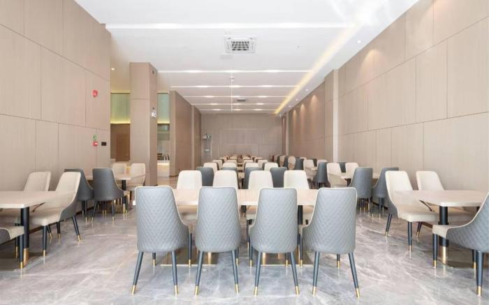 Lavande Hotel Shenzhen Bao'an International Convention and Exhibition Center