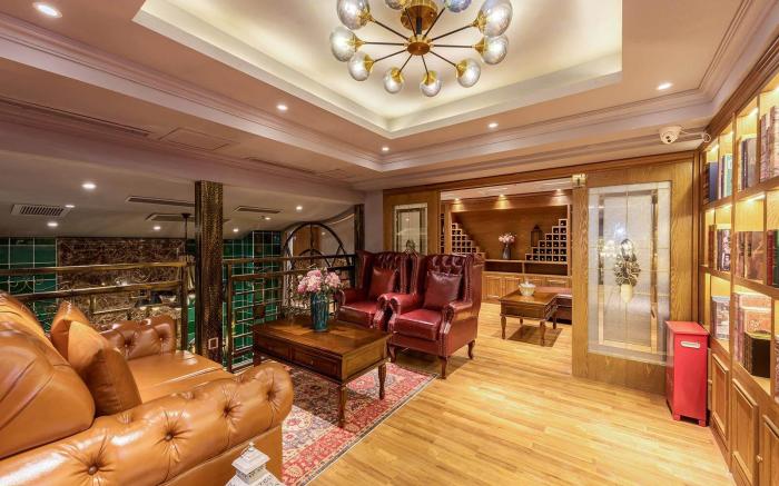 James Joyce Coffetel Beijing Guomao Sihui East Metro Station