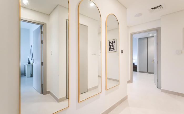 Elite LUX Holiday Homes - Dubai Creek Oasis: 2BR Luxe w/ Burj View