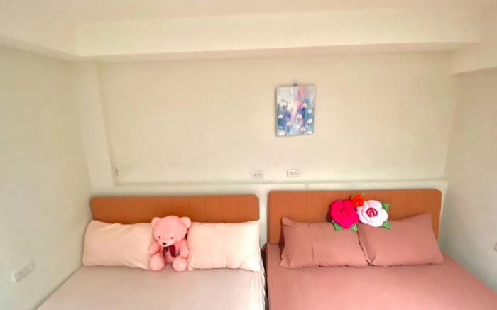 Linda’s HouseNo.4: 西門商圈~夢幻粉紅風獨立衛浴大套房<2張雙人床~4人房>