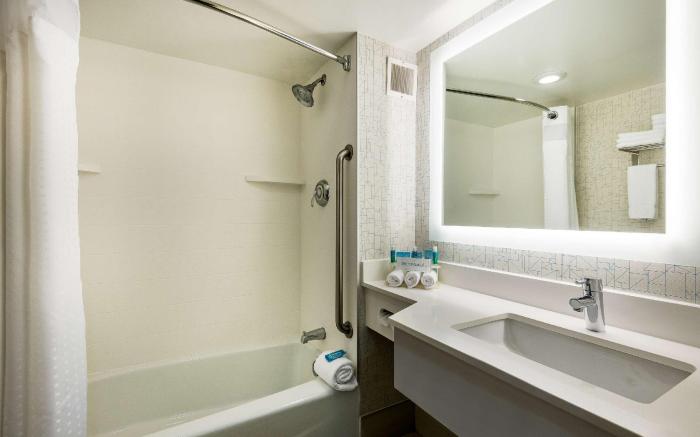 Country Inn & Suites by Radisson, Downtown Albany New York