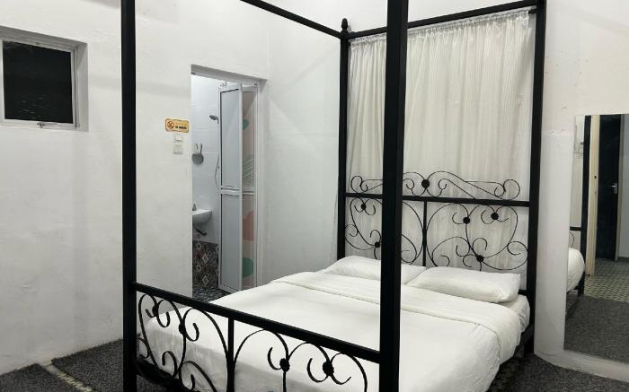  Warm Stay No.10 (Couple Room with Bathroom 2 pax)