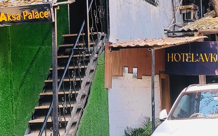 Hotel AVK Stay near Versova Beach
