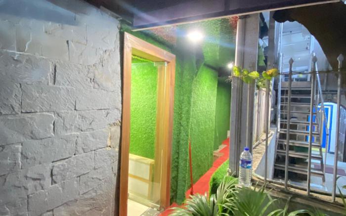 Hotel AVK Stay near Versova Beach