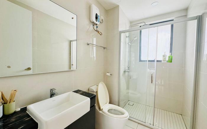 Danga Bay Seaview BayPoint Retreat