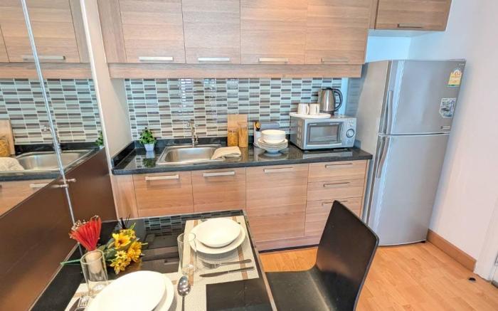 New Condo★★★ Premium Location 100m to Nana BTS ★★★