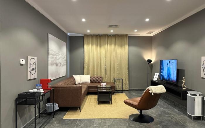 Luxury 2 Bedroom Apartment Near Seaside 108