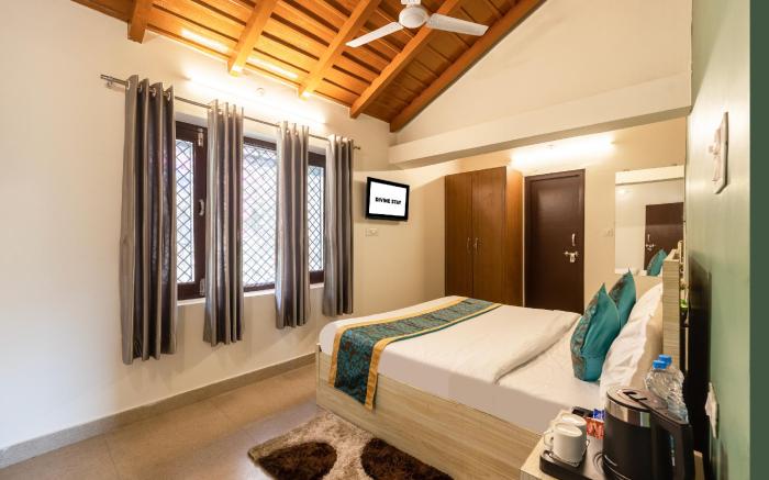 Divine Stay - Sattal