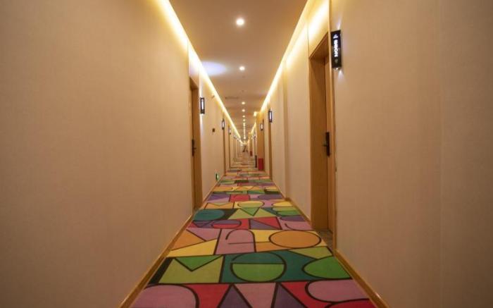 Shell Xinzheng Airport Port Huaxia Avenue Hotel