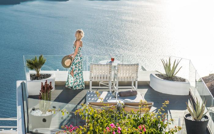 On The Rocks Hotel