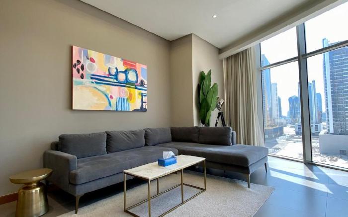 Seef Serenity: Sea & City Views