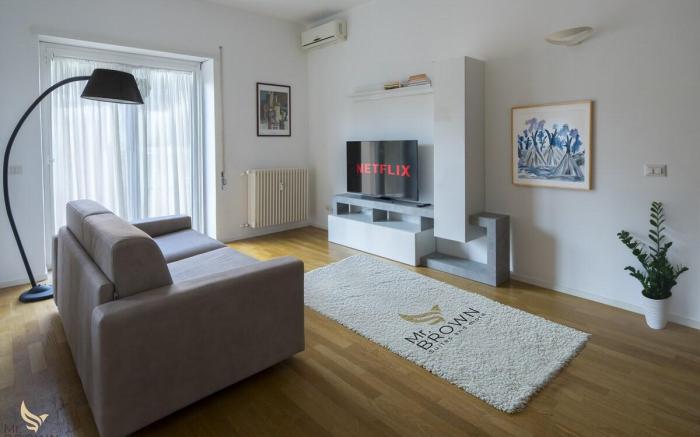 Mr Brown - Eredia Apartment
