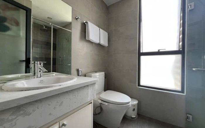 Căn hộ 2 cửa sổ, sát sân bay