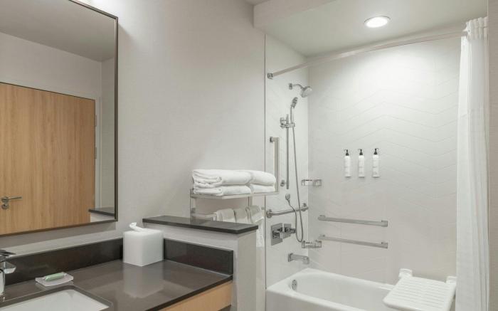 Fairfield Inn & Suites Kansas City at The Legends
