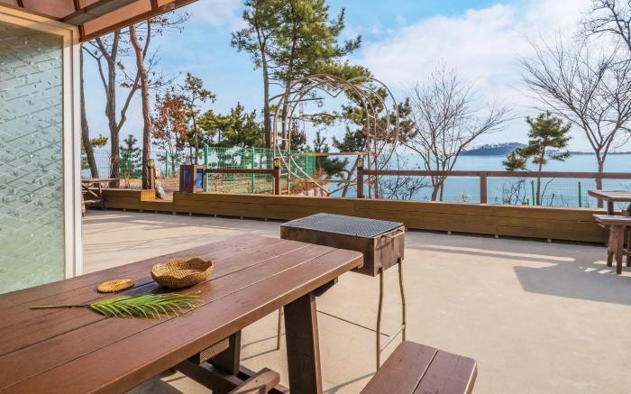 Yeongheungdo Rainbow Ocean View Pension
