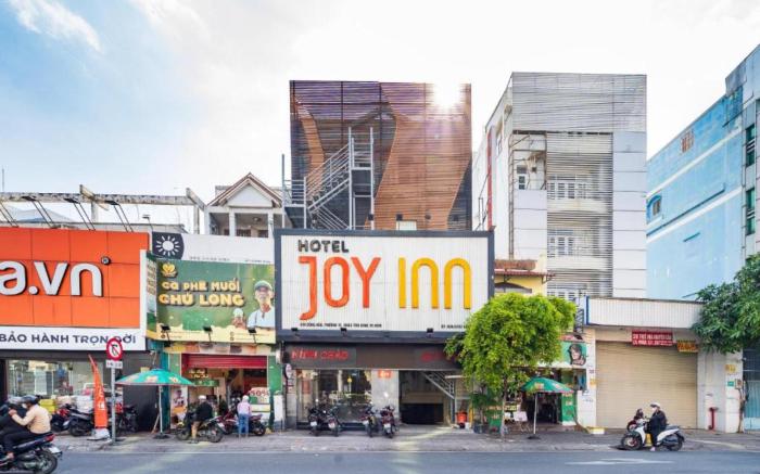 Townhouse Oak near International Airport, District Tan Binh