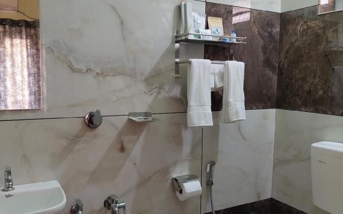 Bethy, kochi, kerala (1 bedroom,1 bath ,2 adults )