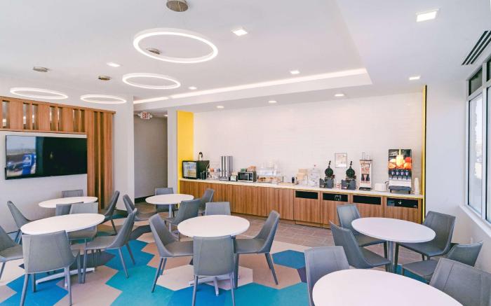Microtel Inn & Suites by Wyndham Newark NY