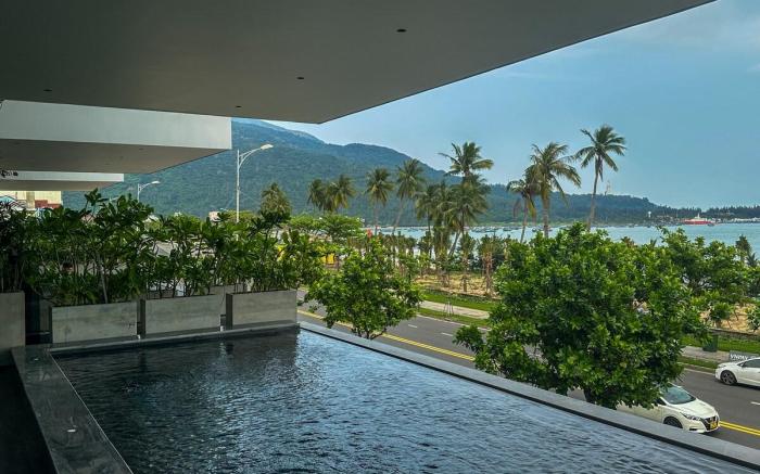 Front beach,  mountain view villa Mb2
